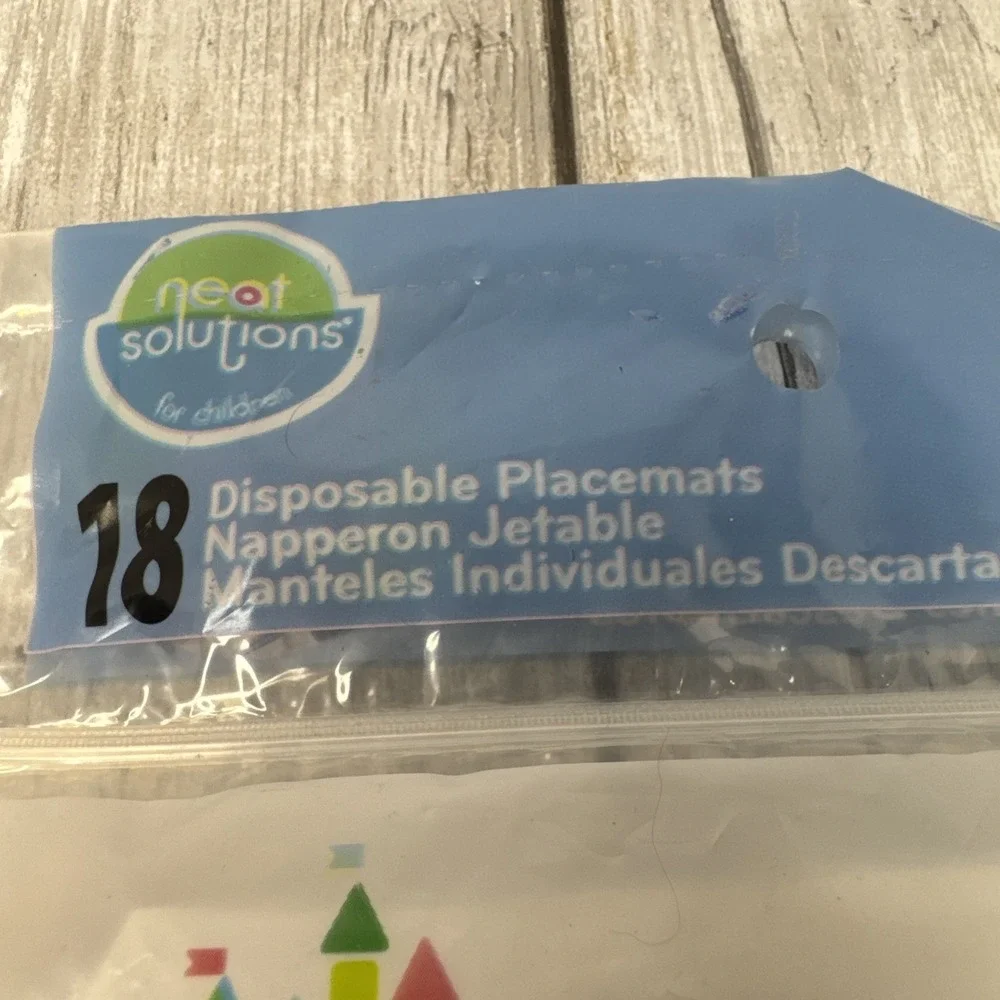 Disney MICKEY MOUSE Meal and Play Disposable Placemats by Neat‎ Solutions NIP